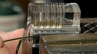 How To Pick A Lock With Hairpins - Hairpin Lockpicking